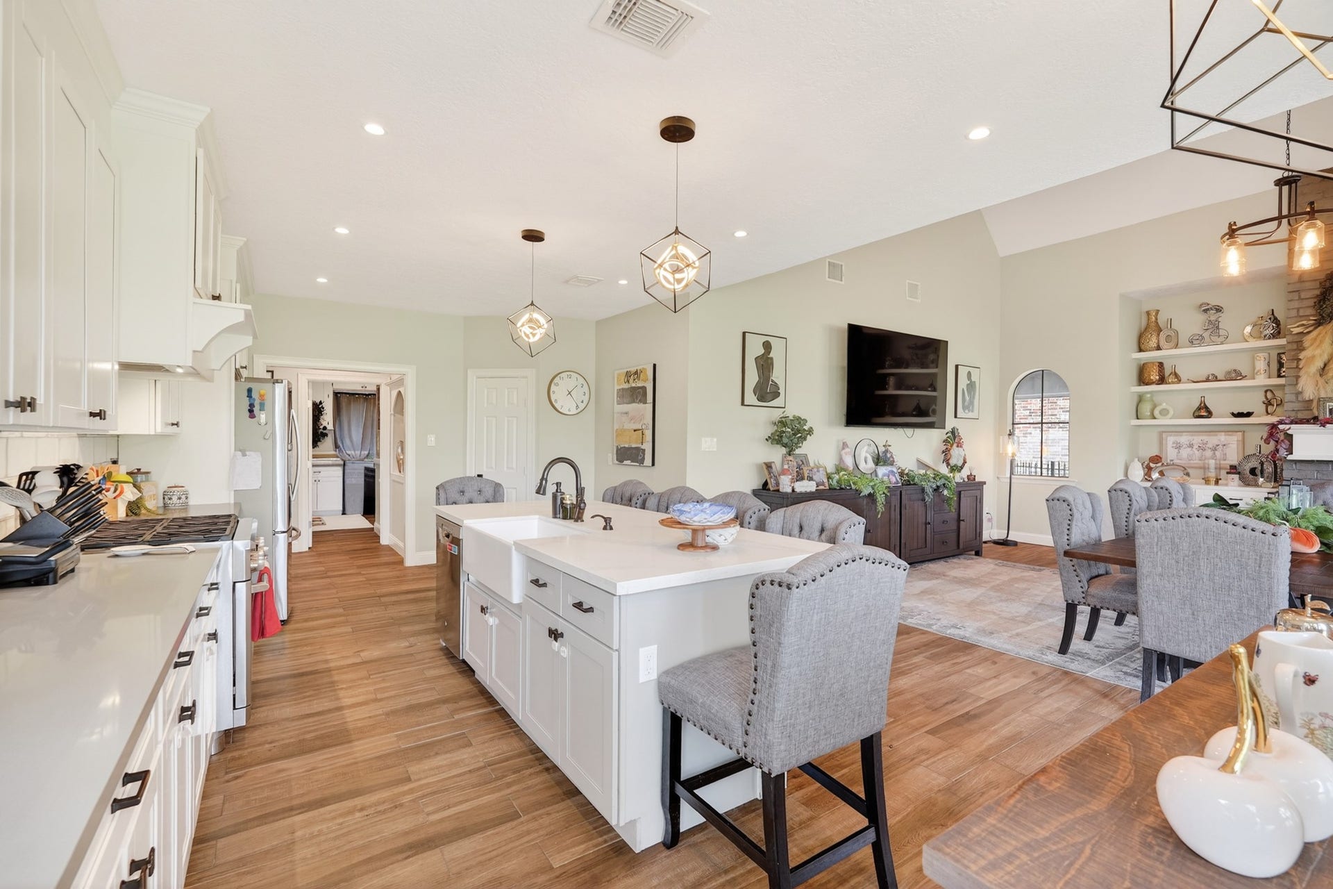 24710 Creekview Drive, Spring, TX 77389