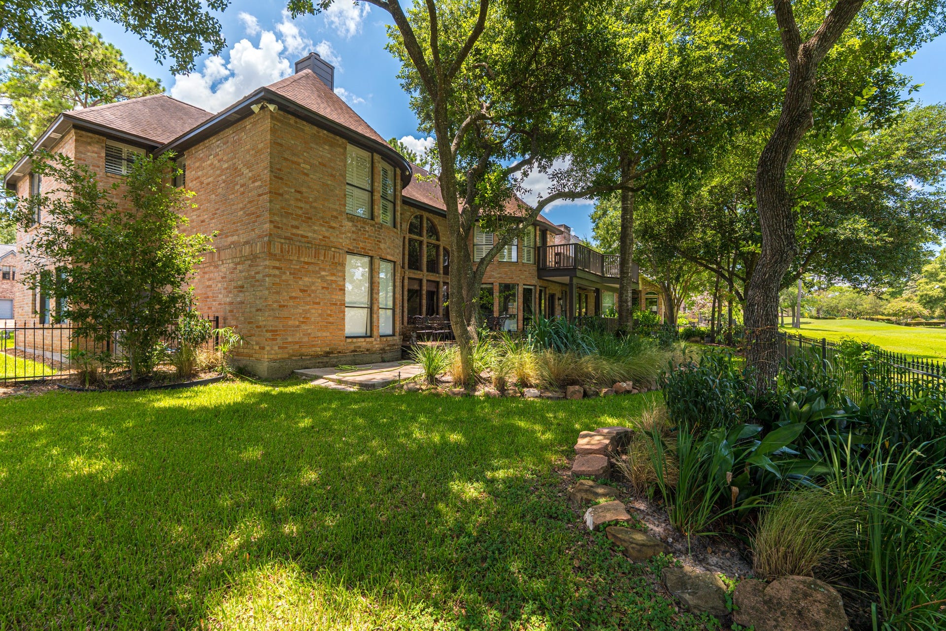 24710 Creekview Drive, Spring, TX 77389