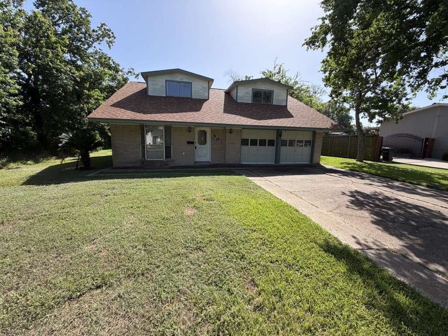 Property photo for 501 S Holmes Street, La Porte, TX
