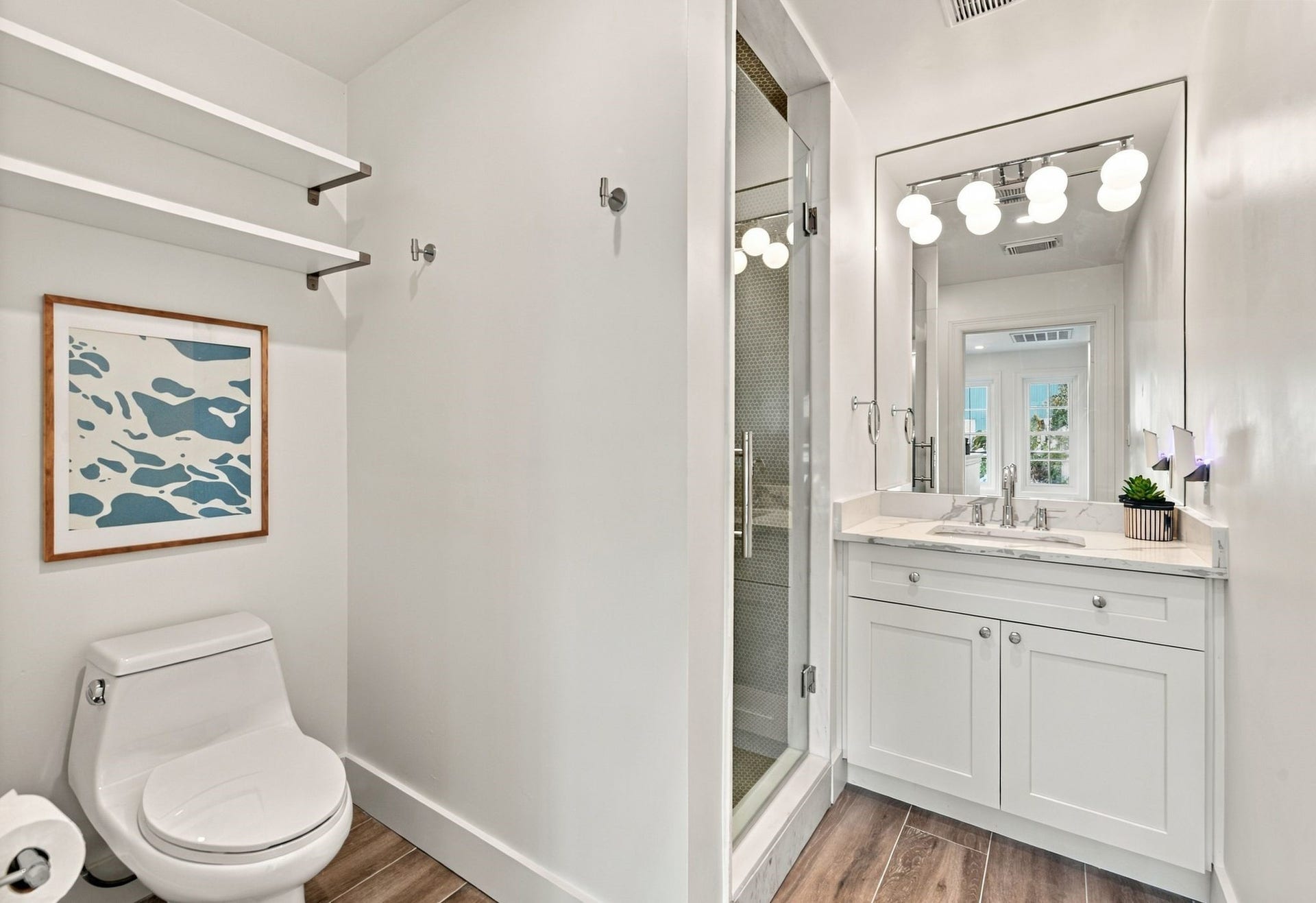 14 Harbor Lane, Kemah, TX 77565 There is a full bath upstairs.
