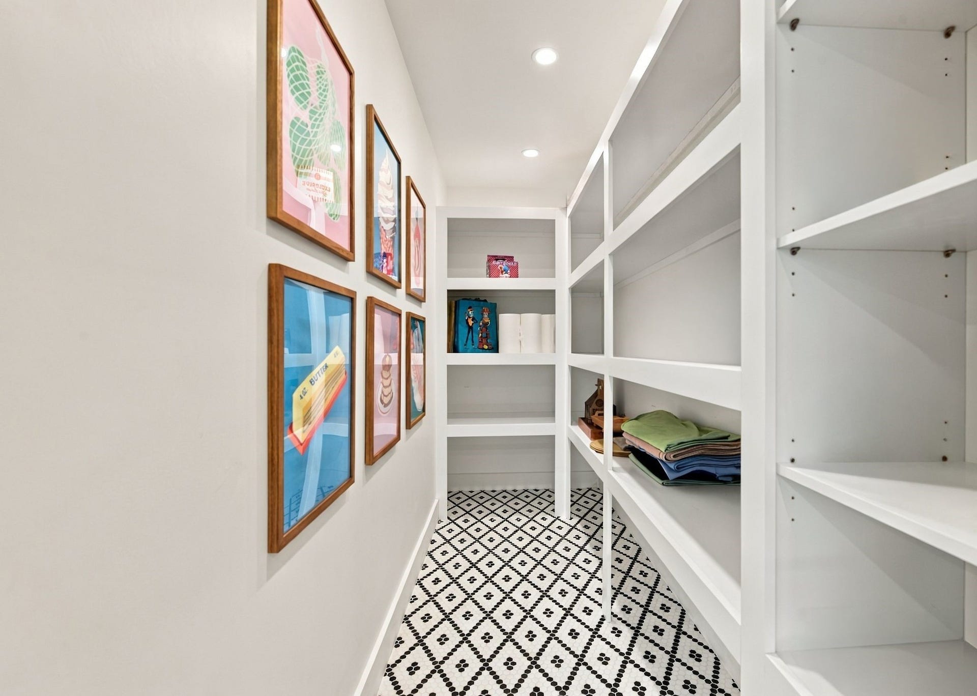 14 Harbor Lane, Kemah, TX 77565 The pantry that offers lots of storage