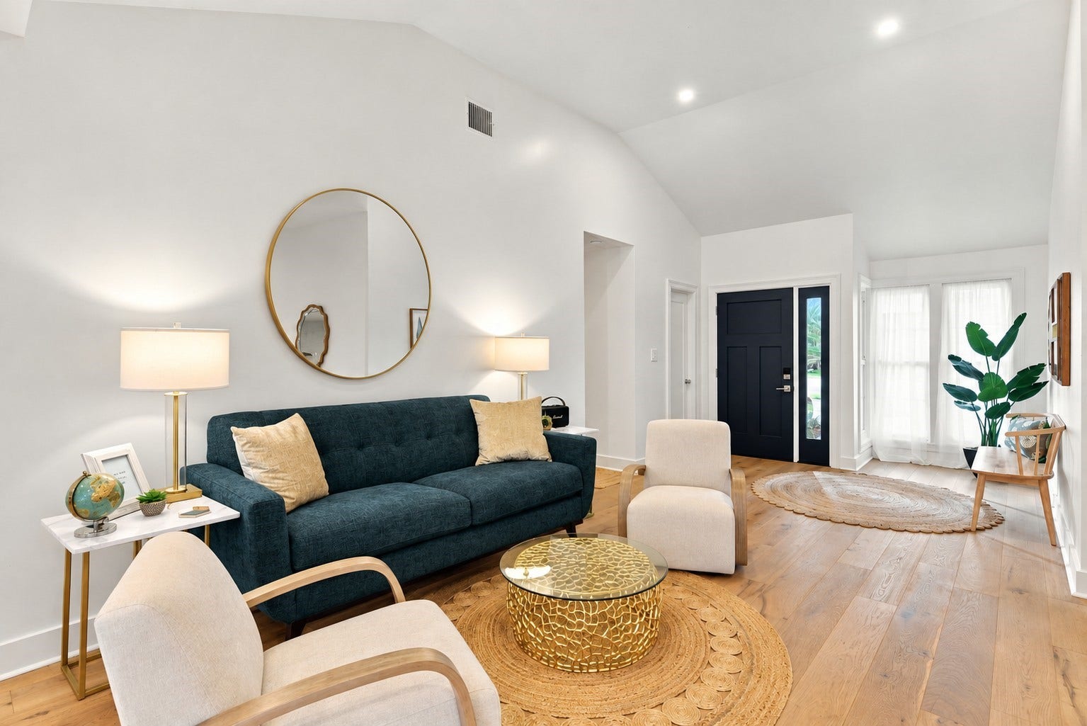 14 Harbor Lane, Kemah, TX 77565 There is a sitting area as you walk in.