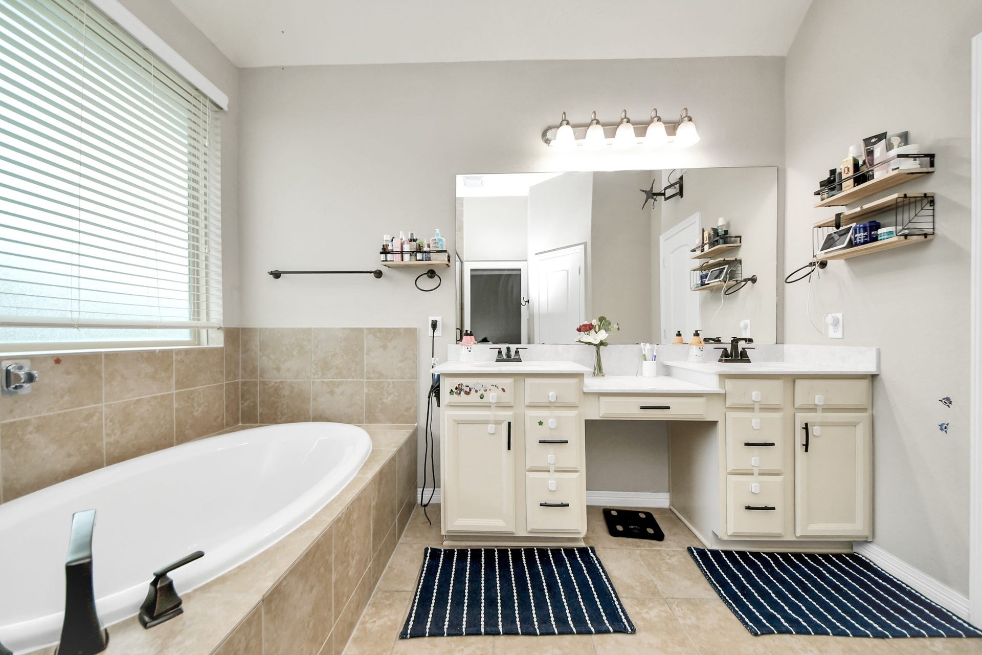 2939 Dawn Haven Lane, Pearland, TX 77584 2939 Dawn Haven Lane, Pearland, TX 77584