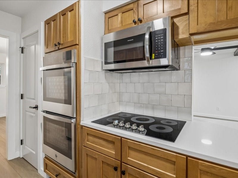 2807 Triway Lane, Houston, TX 77043 2807 Triway Lane, Houston, TX 77043