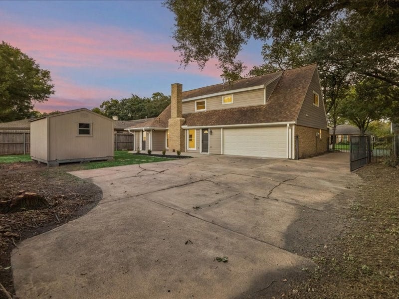 2807 Triway Lane, Houston, TX 77043 2807 Triway Lane, Houston, TX 77043