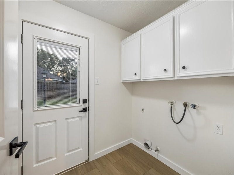 2807 Triway Lane, Houston, TX 77043 2807 Triway Lane, Houston, TX 77043