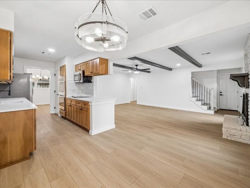 2807 Triway Lane, Houston, TX 77043 2807 Triway Lane, Houston, TX 77043