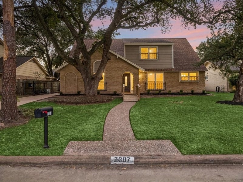 2807 Triway Lane, Houston, TX 77043 2807 Triway Lane, Houston, TX 77043
