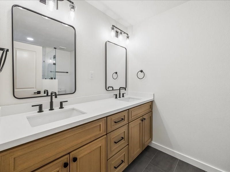 2807 Triway Lane, Houston, TX 77043 2807 Triway Lane, Houston, TX 77043