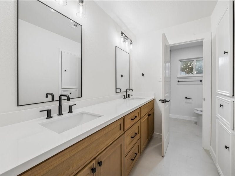 2807 Triway Lane, Houston, TX 77043 2807 Triway Lane, Houston, TX 77043