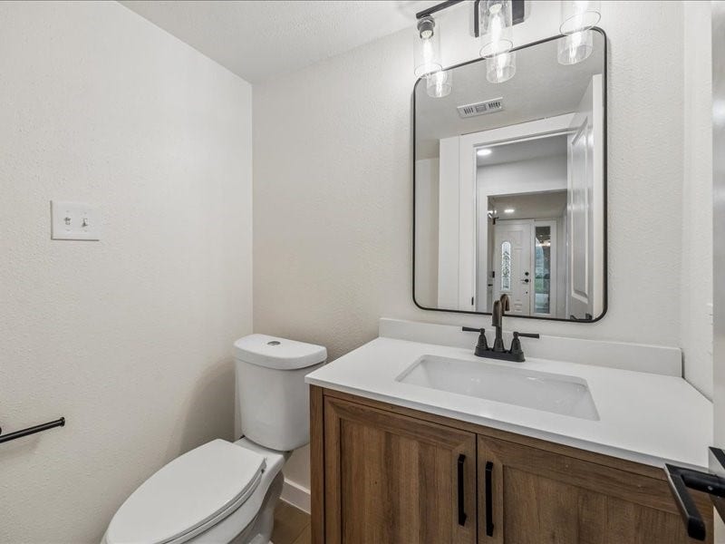 2807 Triway Lane, Houston, TX 77043 2807 Triway Lane, Houston, TX 77043
