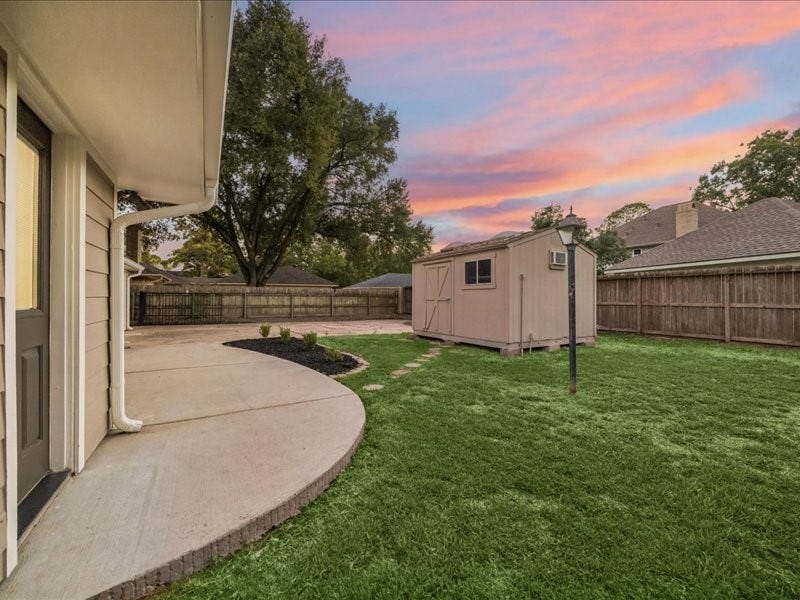 2807 Triway Lane, Houston, TX 77043 2807 Triway Lane, Houston, TX 77043