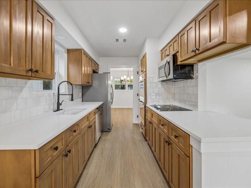2807 Triway Lane, Houston, TX 77043 2807 Triway Lane, Houston, TX 77043