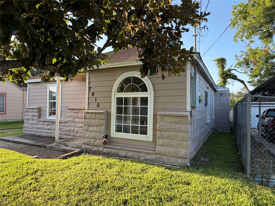 Property photo for 7410 Dallas Street, Houston, TX