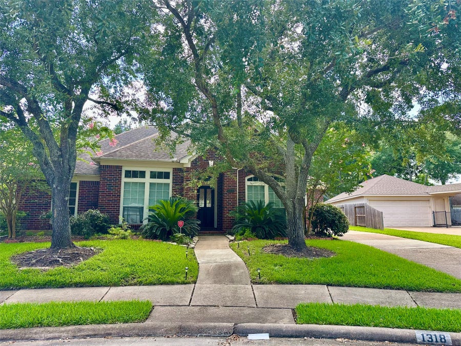 Property photo for 1318 Cedar Terrace Court, Sugar Land, TX