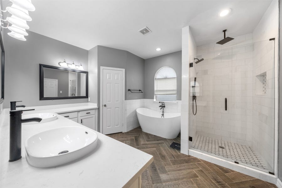 Property photo for 718 S Diamondhead Boulevard, Crosby, TX