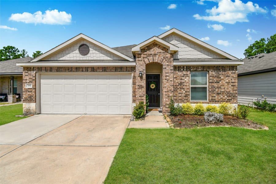 Property photo for 194 Bellewood Manor Drive, Magnolia, TX