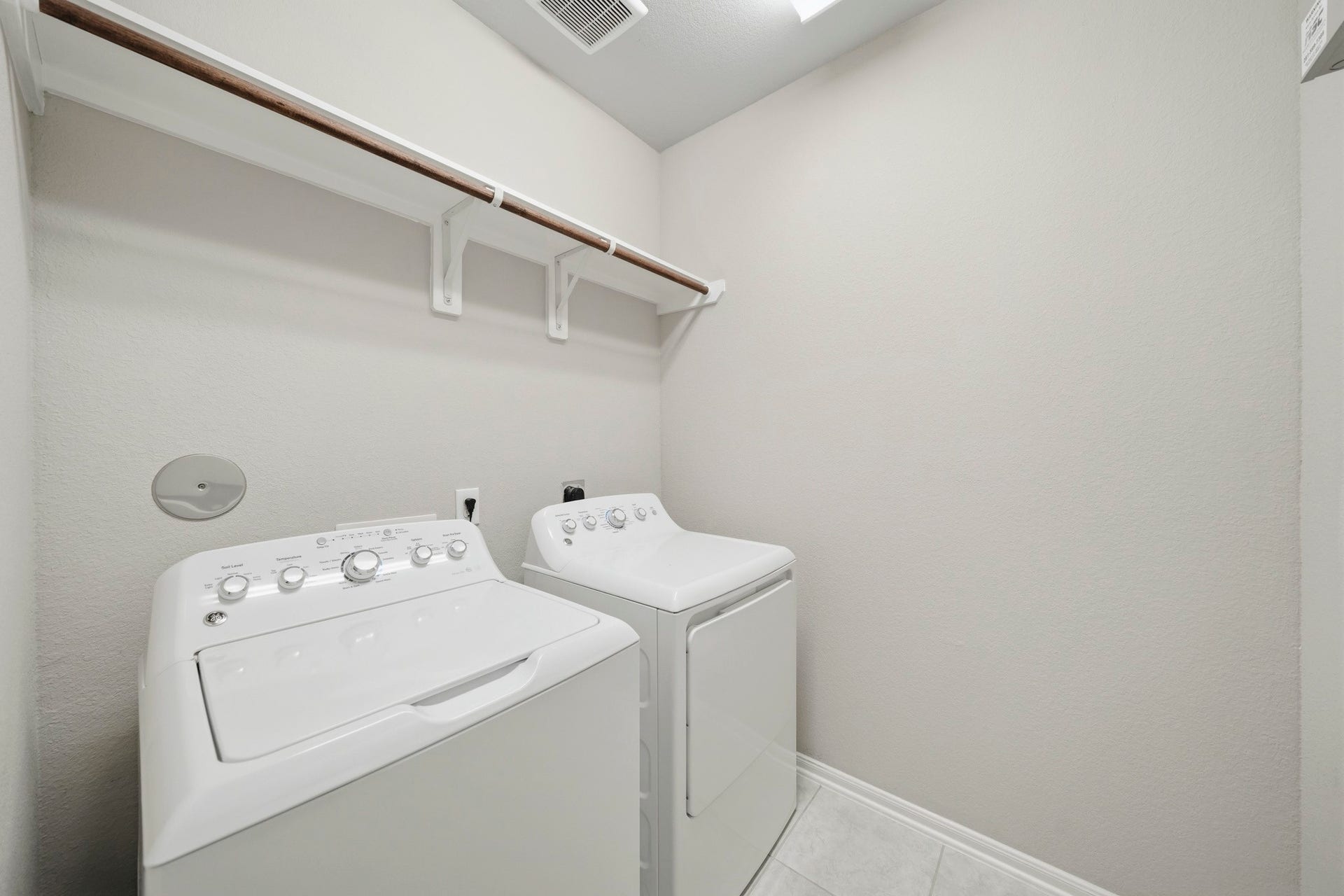 8734 Laurel Crest Drive, Missouri City, TX 77459 8734 Laurel Crest Drive, Missouri City, TX 77459