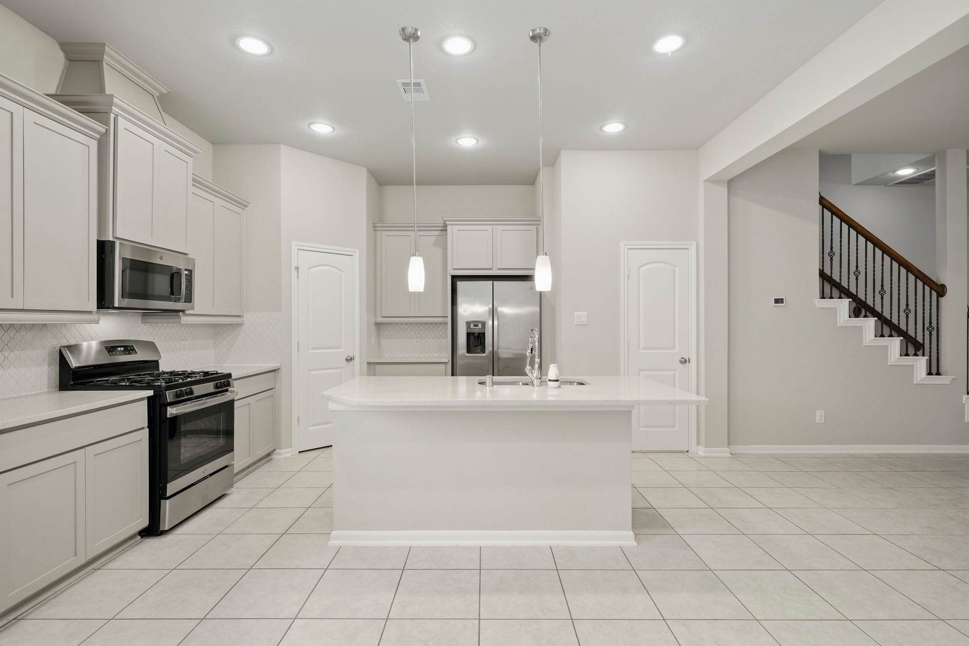 8734 Laurel Crest Drive, Missouri City, TX 77459 8734 Laurel Crest Drive, Missouri City, TX 77459