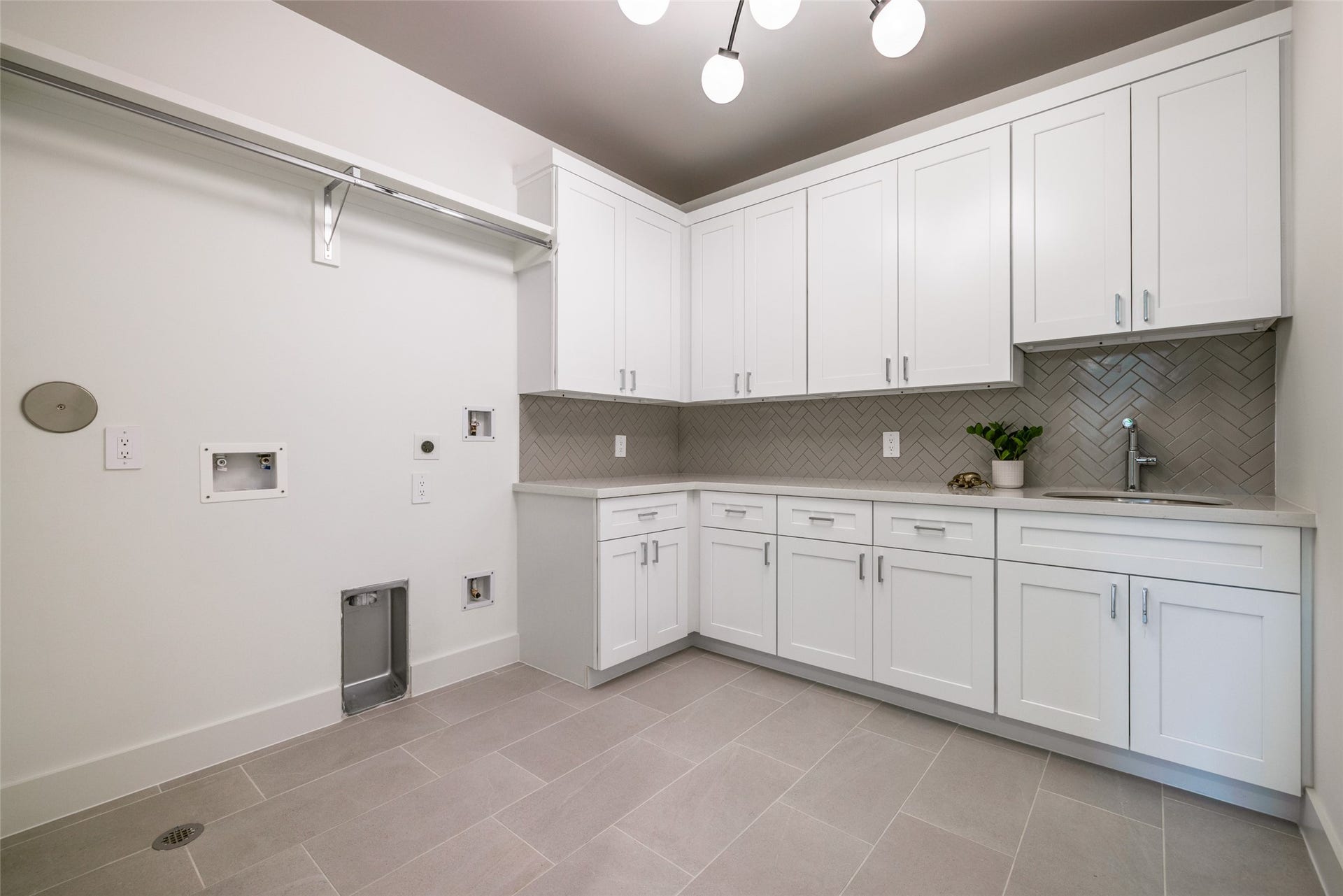 902 E 25TH Street, Houston, TX 77009