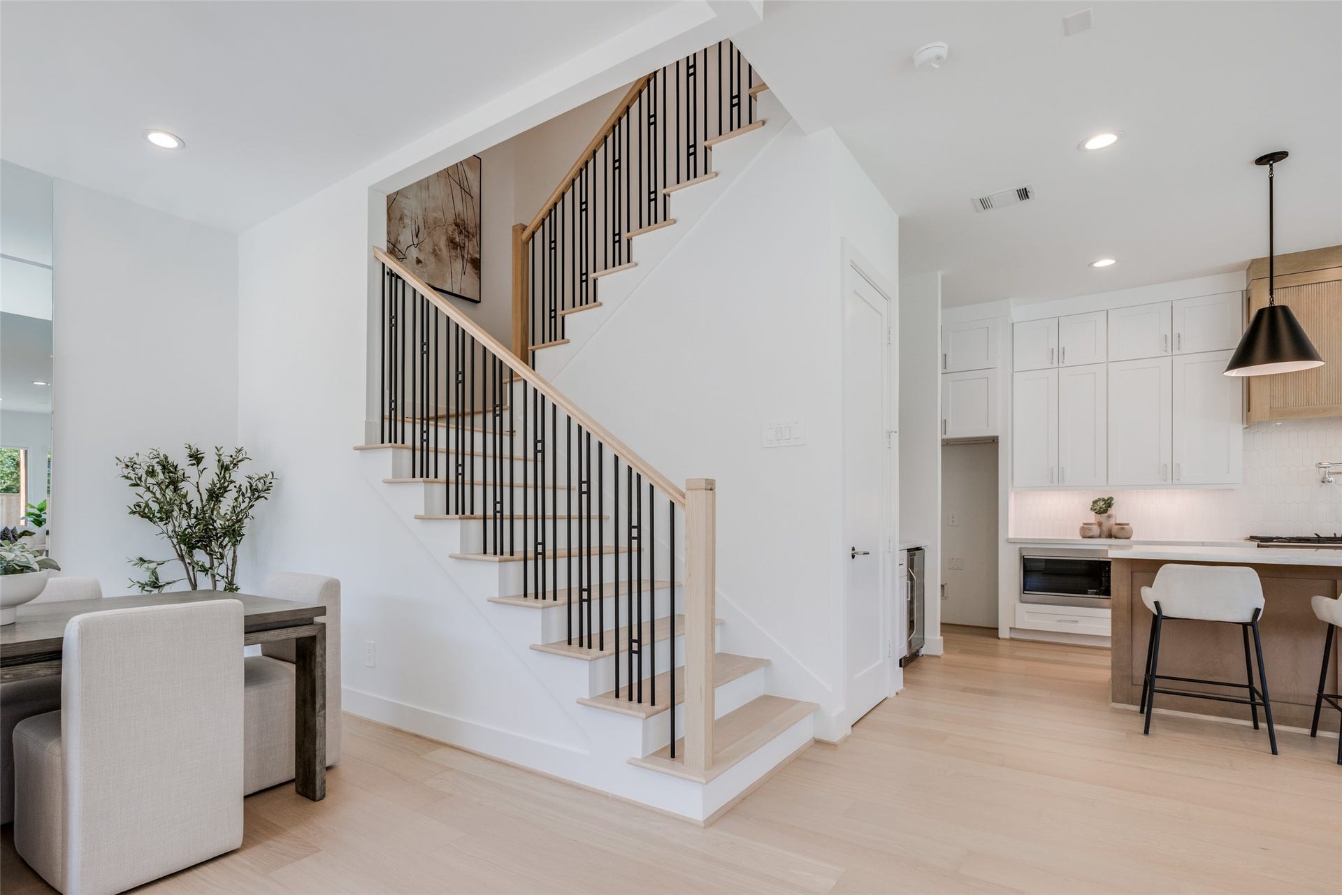 902 E 25TH Street, Houston, TX 77009