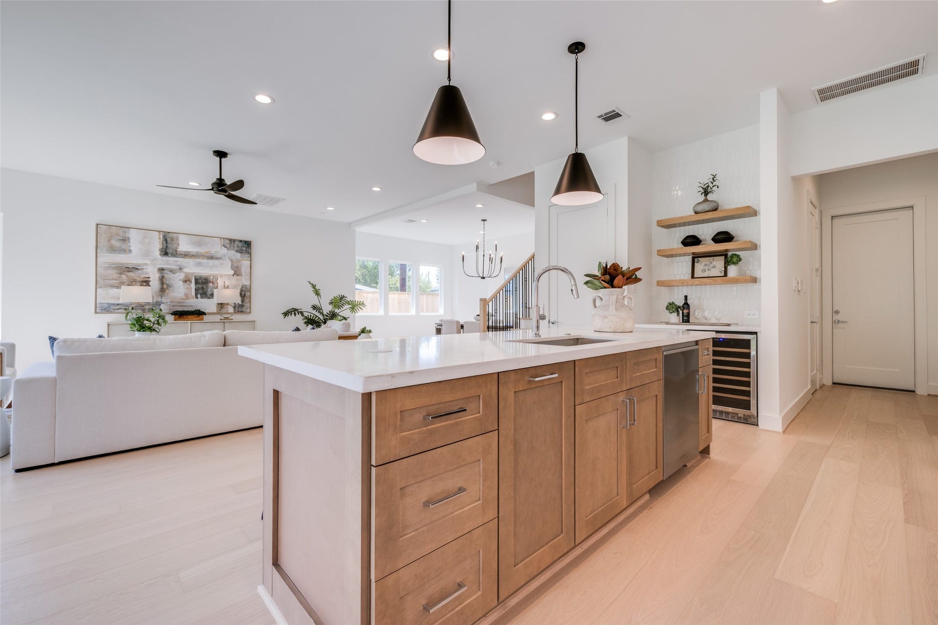 902 E 25TH Street, Houston, TX 77009