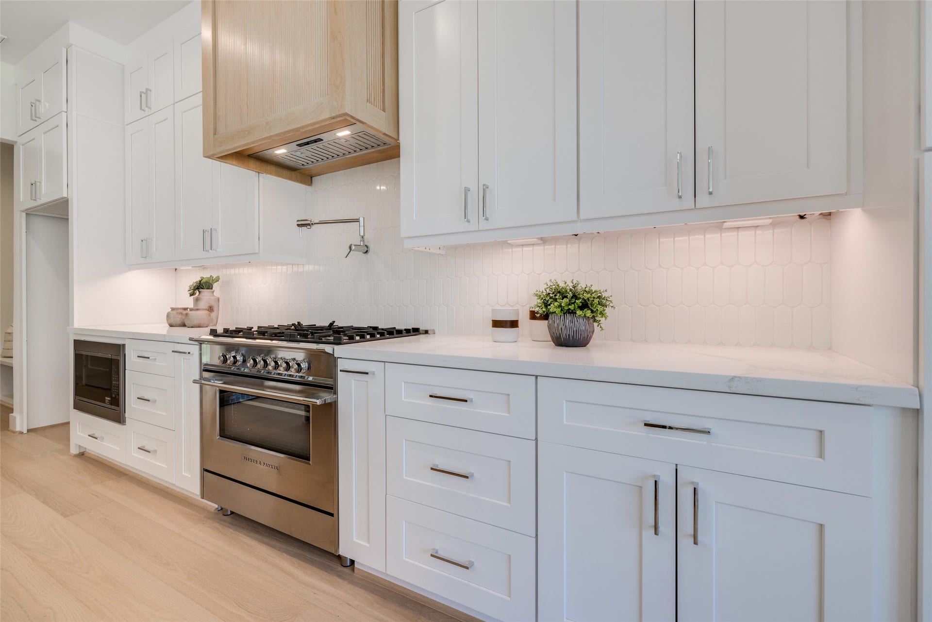 902 E 25TH Street, Houston, TX 77009