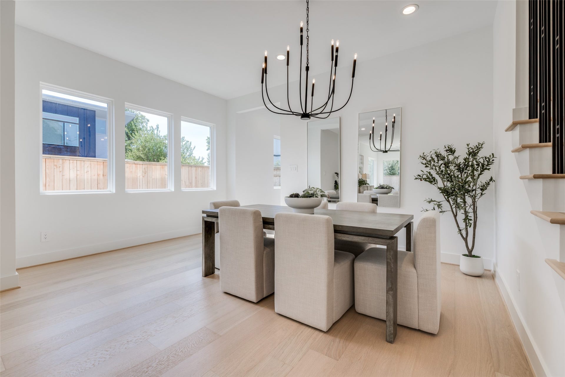 902 E 25TH Street, Houston, TX 77009
