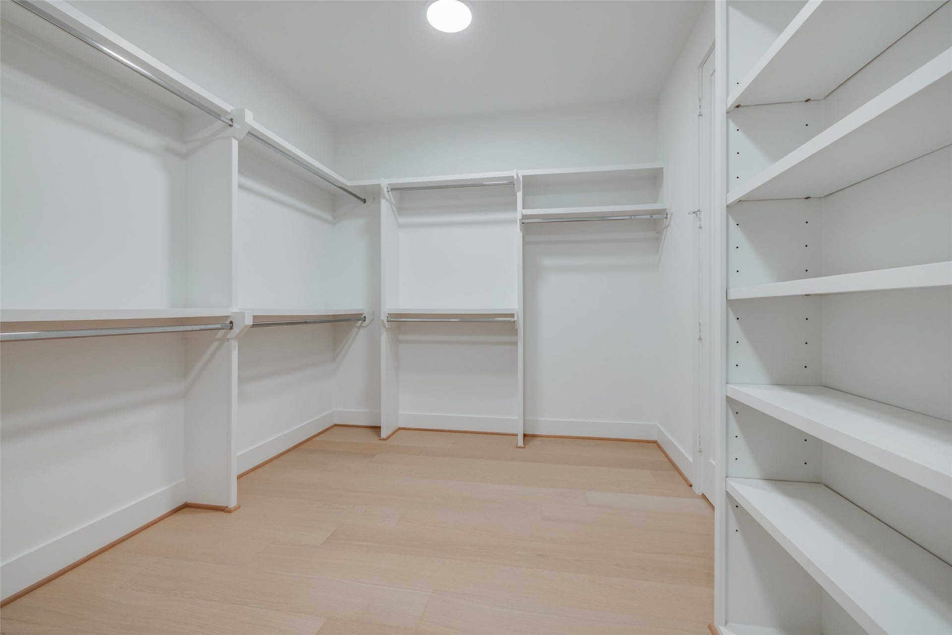 902 E 25TH Street, Houston, TX 77009