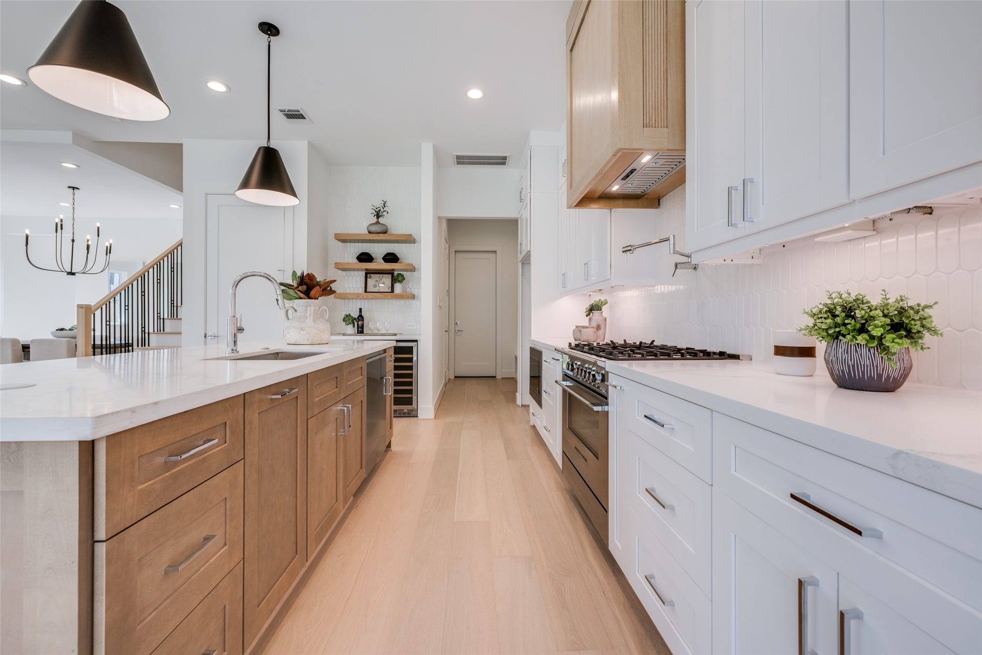 902 E 25TH Street, Houston, TX 77009