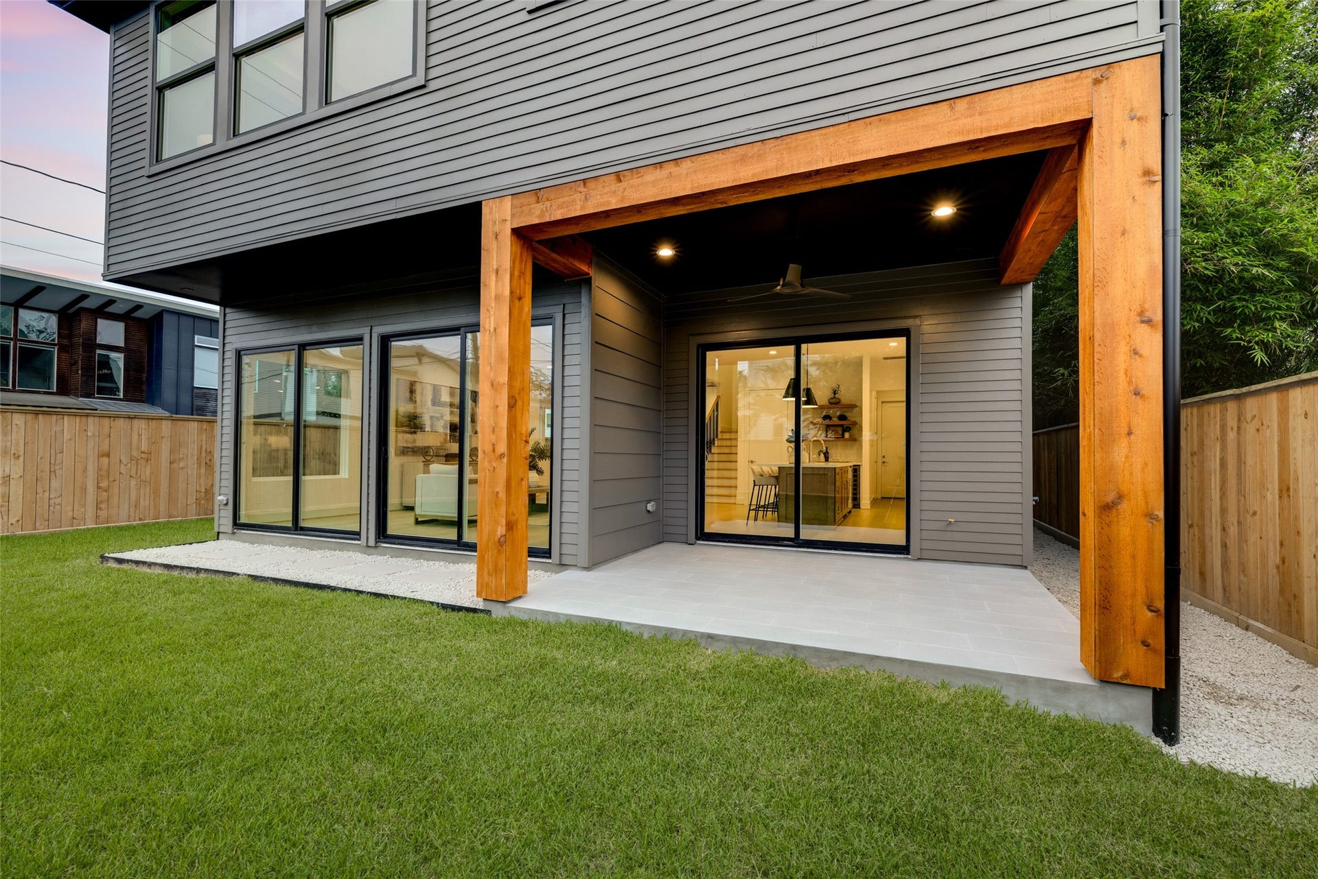 902 E 25TH Street, Houston, TX 77009