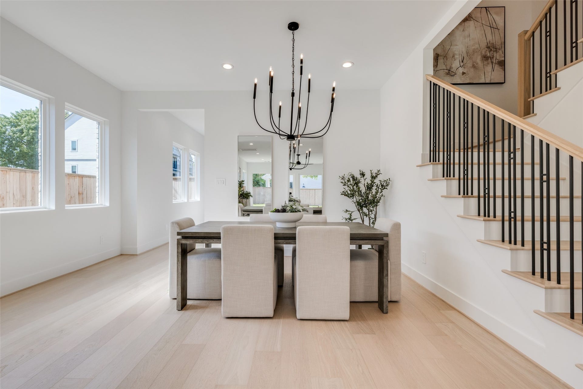 902 E 25TH Street, Houston, TX 77009