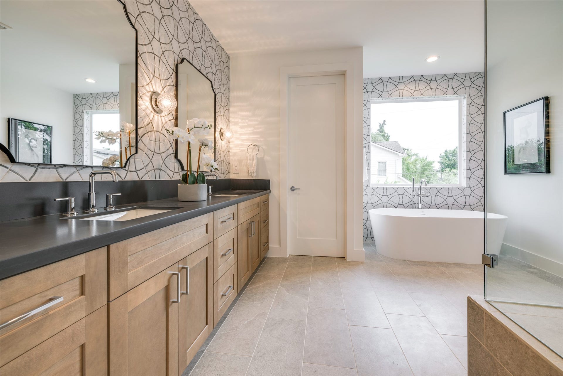 902 E 25TH Street, Houston, TX 77009