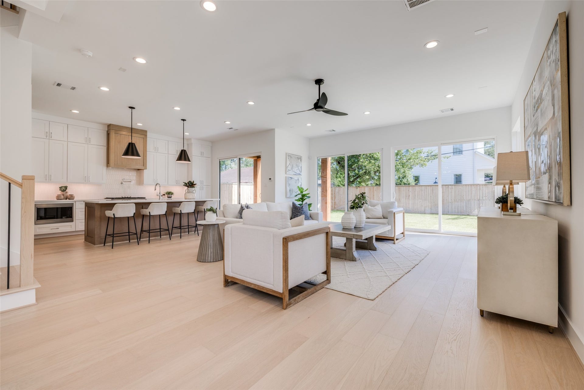 902 E 25TH Street, Houston, TX 77009