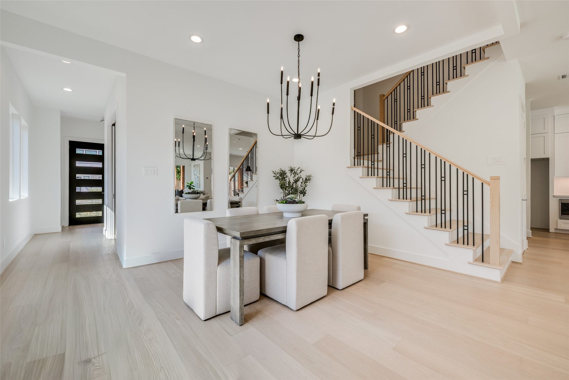 902 E 25TH Street, Houston, TX 77009
