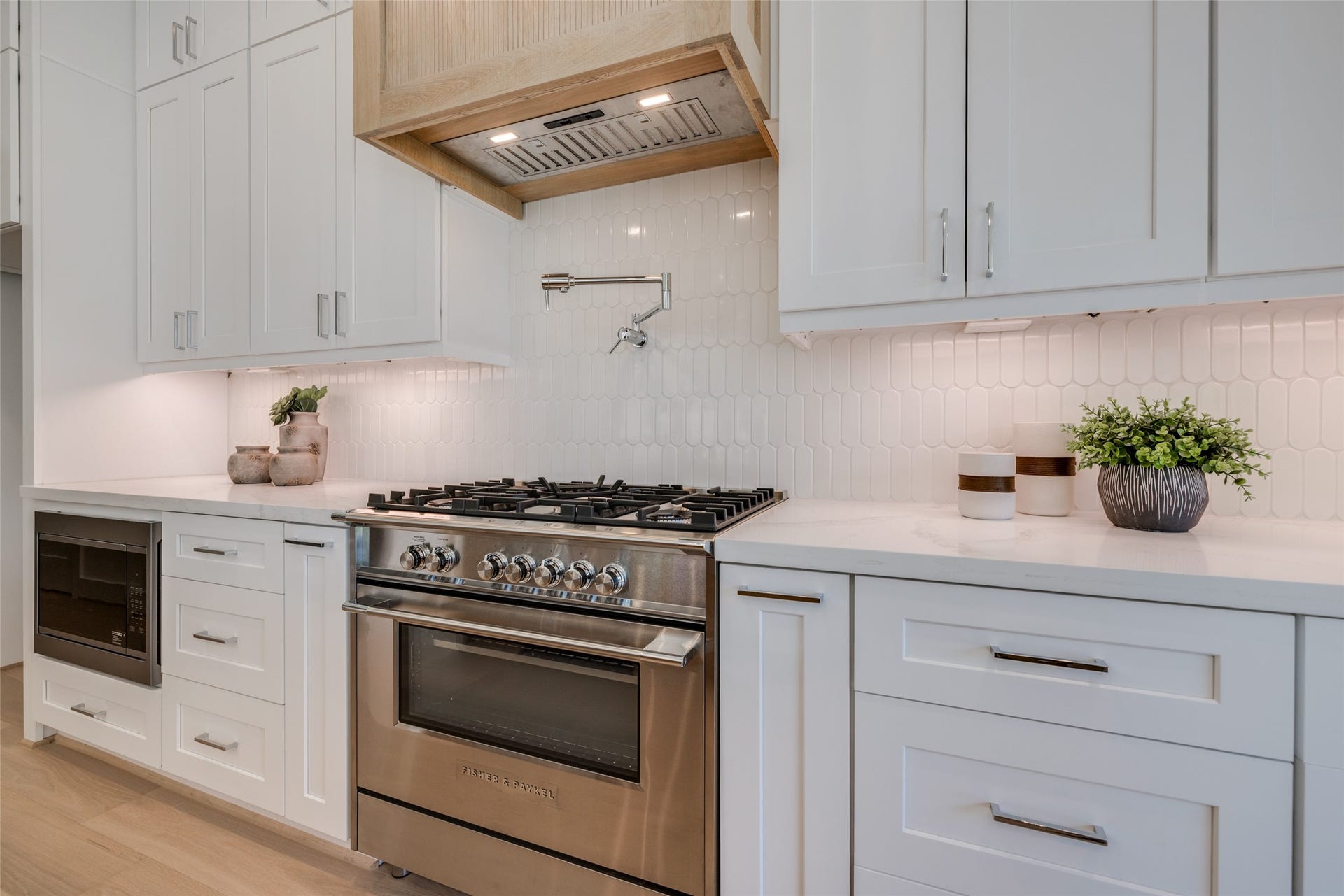 902 E 25TH Street, Houston, TX 77009