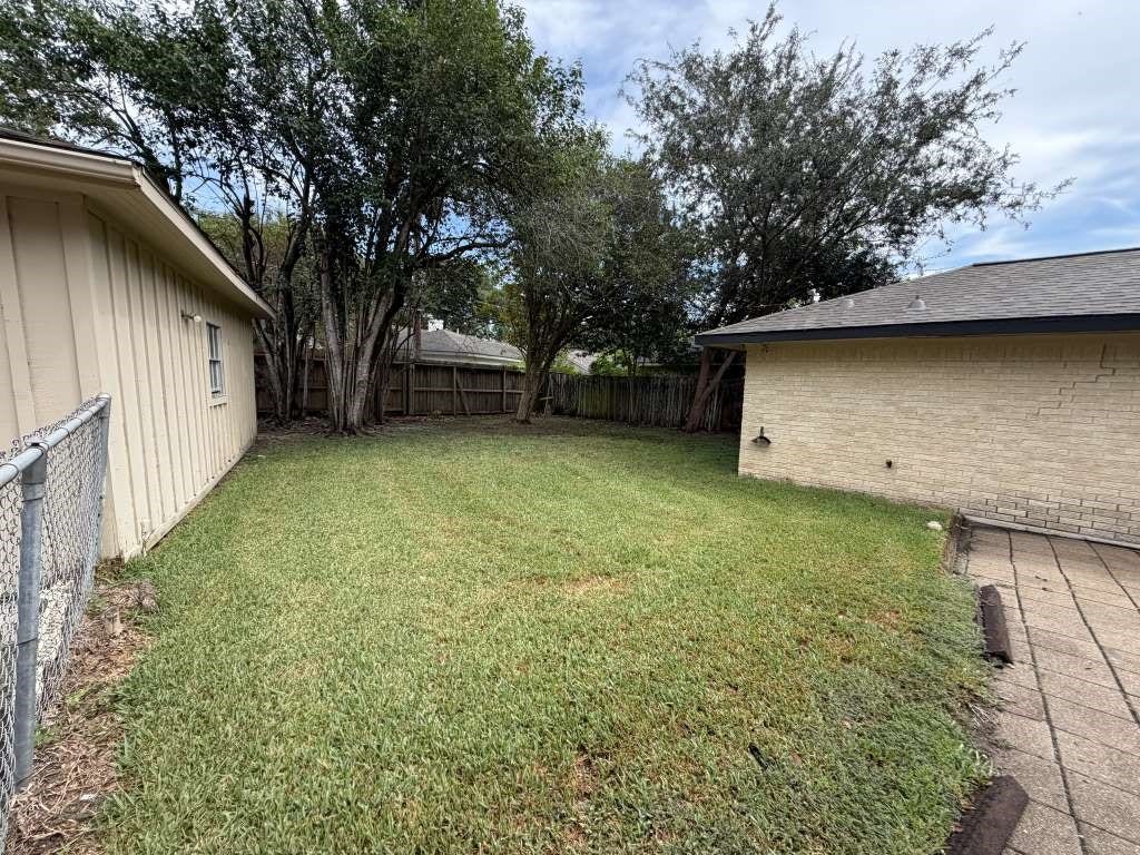 5850 Paisley Street, Houston, TX 77096 5850 Paisley Street, Houston, TX 77096