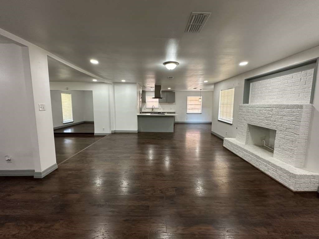 5850 Paisley Street, Houston, TX 77096 5850 Paisley Street, Houston, TX 77096