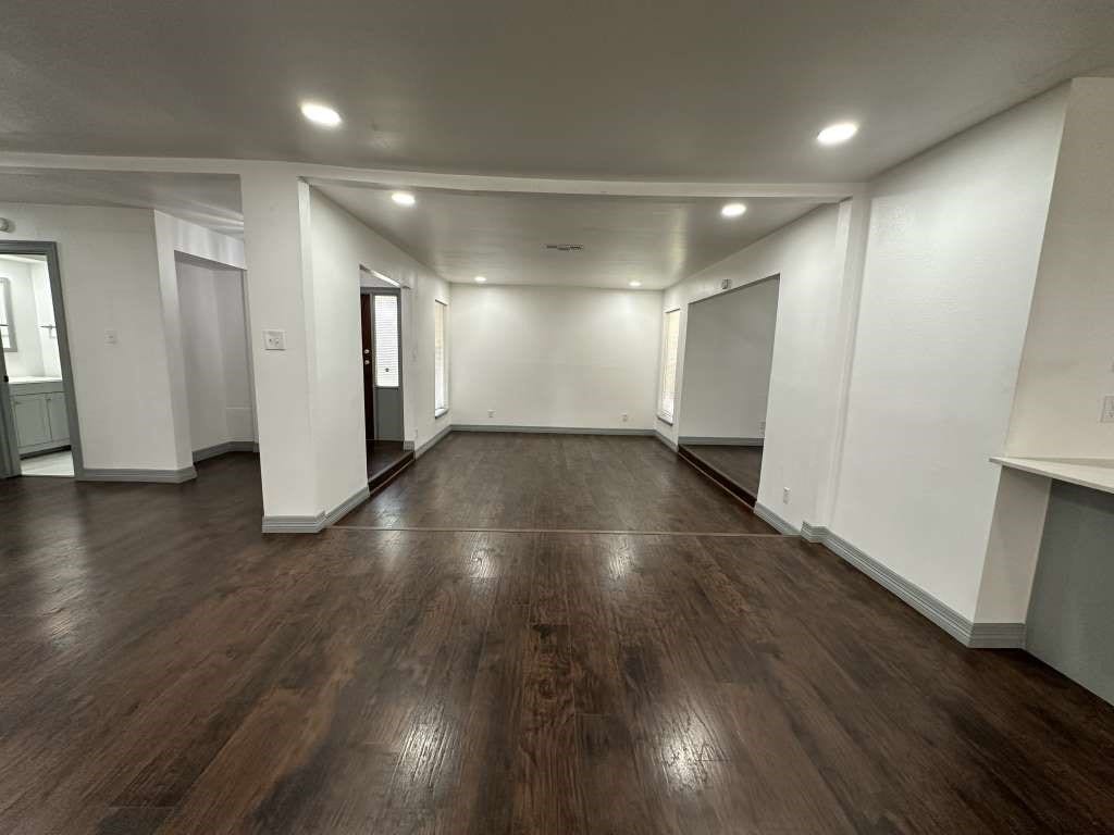 5850 Paisley Street, Houston, TX 77096 5850 Paisley Street, Houston, TX 77096
