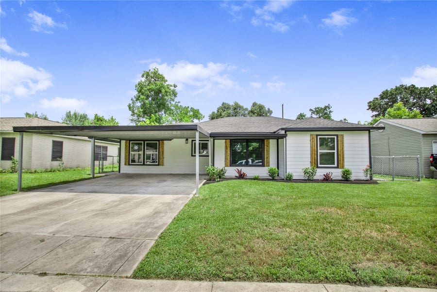Property photo for 1015 Roper Street, Houston, TX