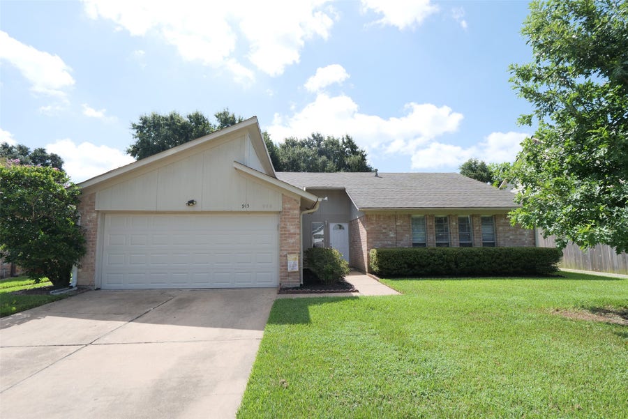 Property photo for 915 Comstock Springs Drive, Katy, TX