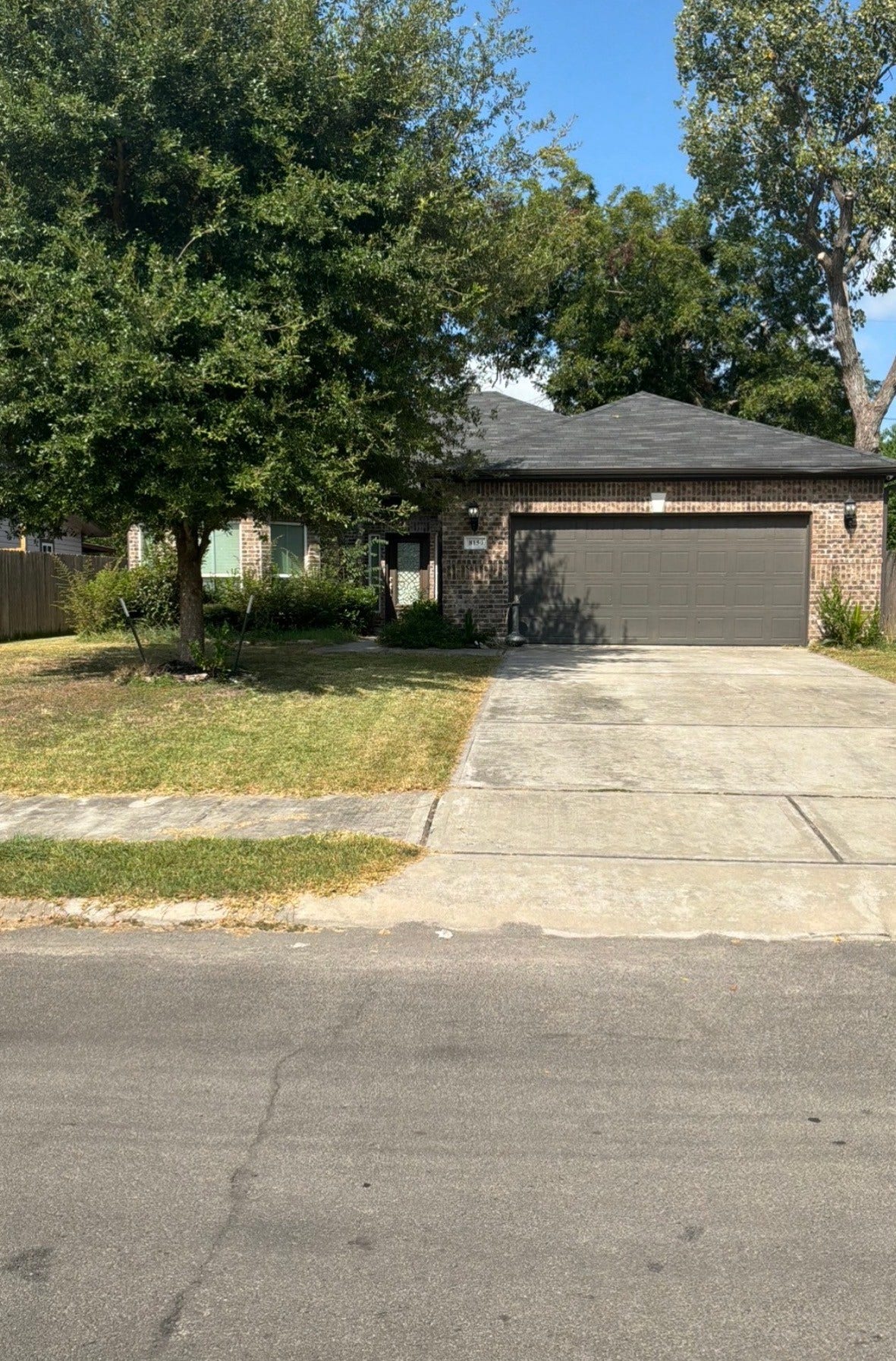 8150 Sharondale Drive, Houston, TX 77033 8150 Sharondale Drive, Houston, TX 77033
