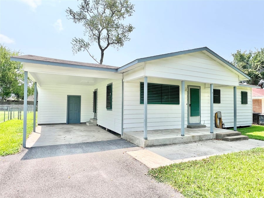 Property photo for 11815 15th Street, Santa Fe, TX