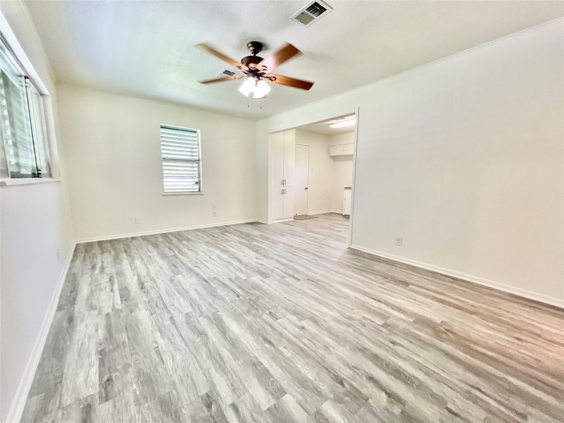 11815 15th Street, Santa Fe, TX 77510 Large Family Room