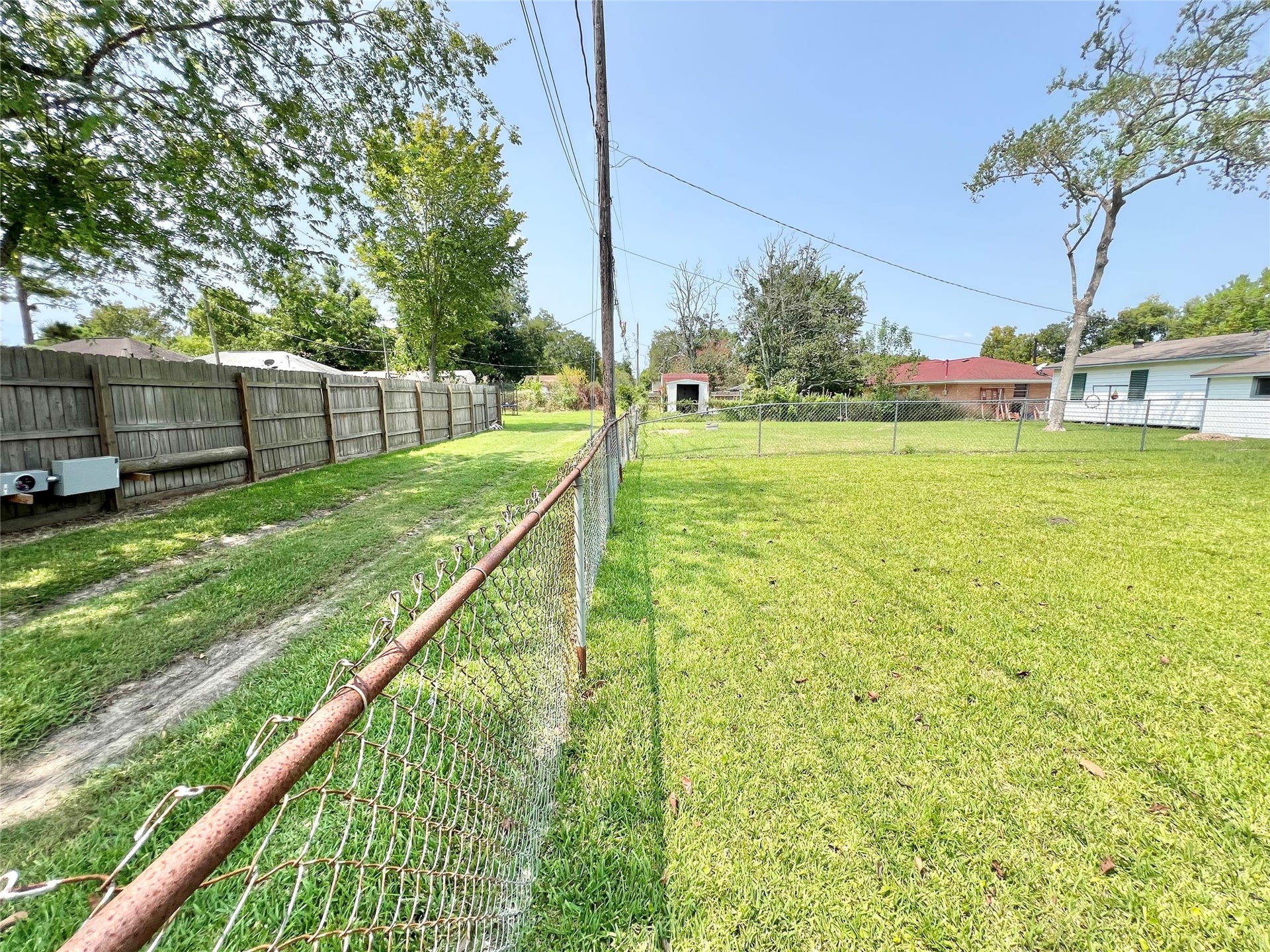 11815 15th Street, Santa Fe, TX 77510 Note the alley access from behind the home too.