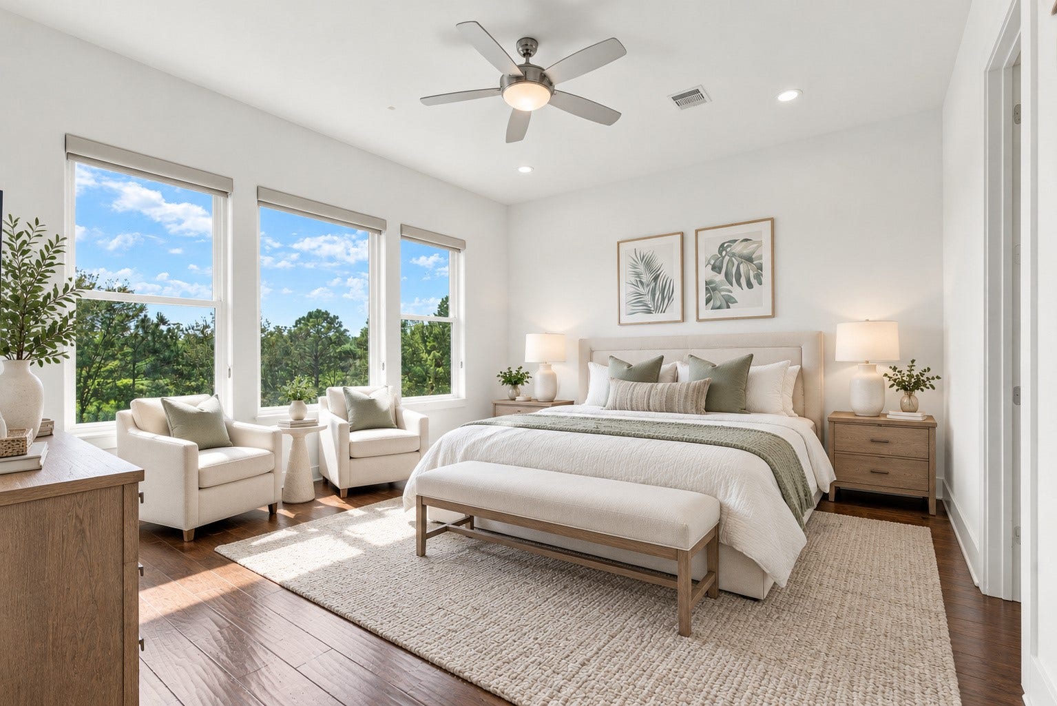 46 Lamerie Way, The Woodlands, TX 77382 Versatile upstairs flex space with a private full bath, ideal as a guest suite, game room, or additional bedroom, featuring abundant natural light.