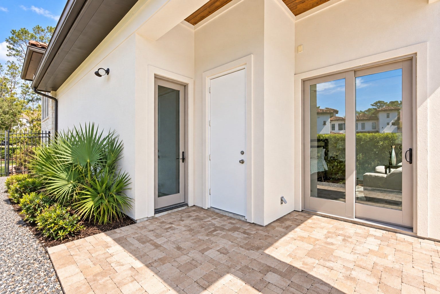 46 Lamerie Way, The Woodlands, TX 77382 Convenient outdoor half bath located near the primary suite, offering easy access from the pool and patio.