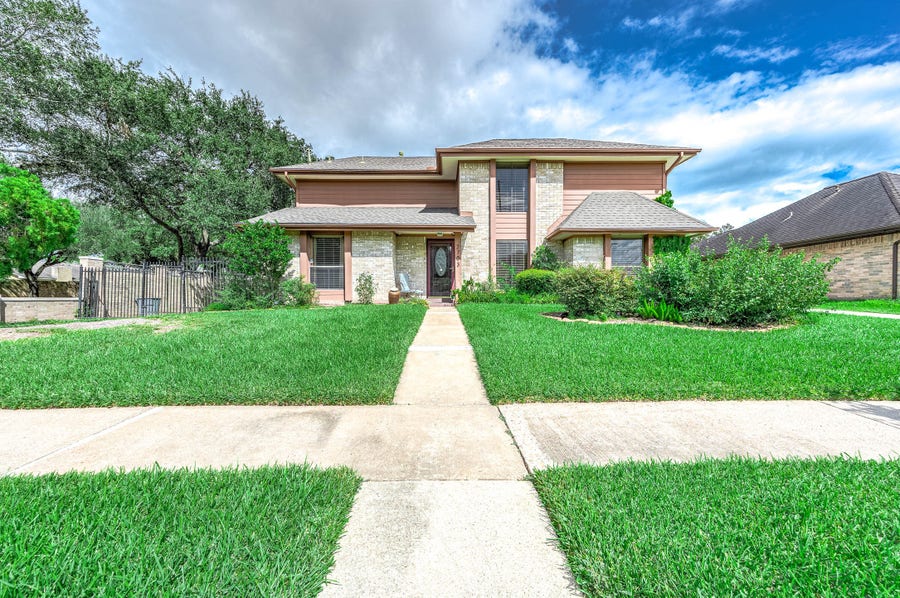 Property photo for 2703 Planters Street, Sugar Land, TX
