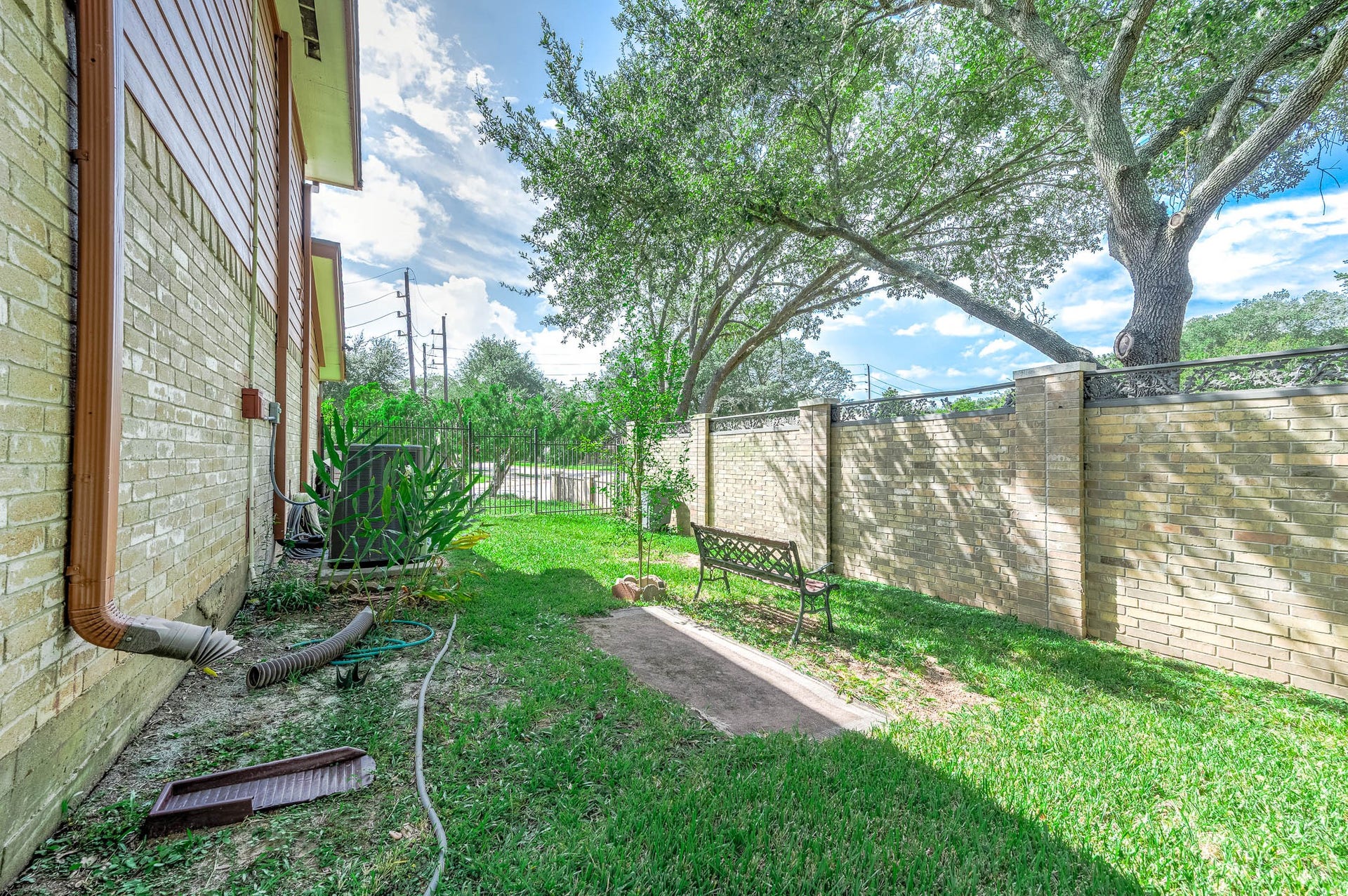 2703 Planters Street, Sugar Land, TX 77479 2703 Planters Street, Sugar Land, TX 77479