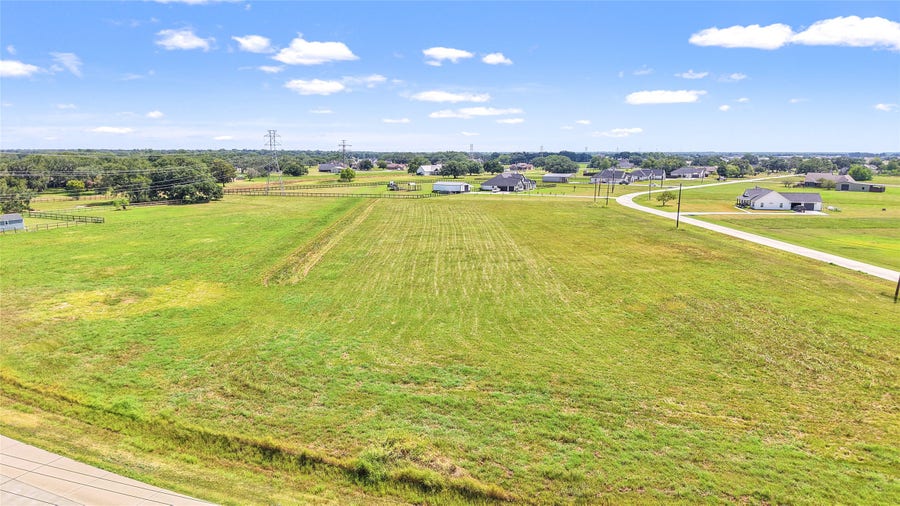 Property photo for 713 Winchester Trail, Angleton, TX